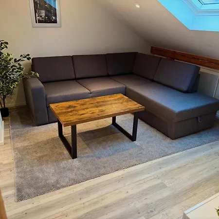 Dachgeschosswohnung Im Herzen Von * Ravensbourg