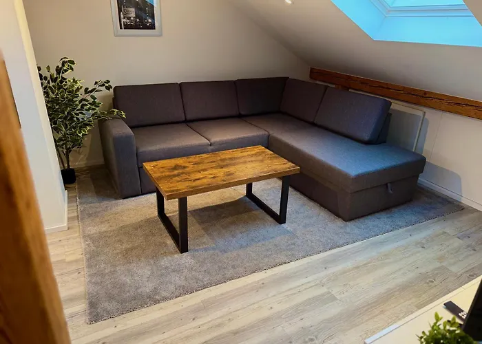 Dachgeschosswohnung Im Herzen Von * Ravensbourg